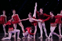 Jewels-Rubies-Cor.-George-Balanchine-©-The-Balanchine-Trust-al-centro-Virna-Toppi-foto-Brescia-e-Amisano-Teatro-alla-Scala