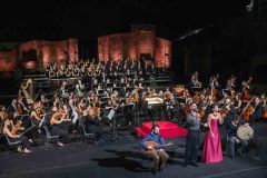 Ravenna festival. LE VIE DELL’AMICIZIA, RICCARDO MUTI.Un ponte di fratellanza attraverso l'arte e la cultura. Visita a Pompei